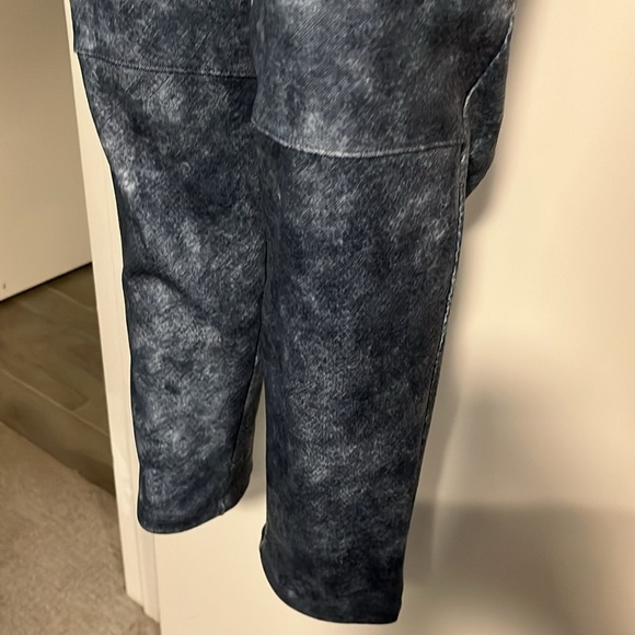 NWT Clara sun woo leather pants blue with pockets snakeskin pattern - Picture 5 of 11